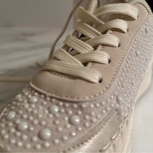 Nicole Miller Size 8 Womens Pearl Embellished Platform Sneakers Cream Lace Up
